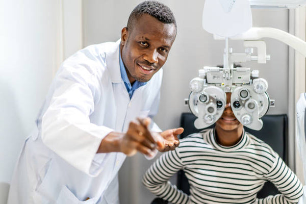 Know who is an optician and when to consult